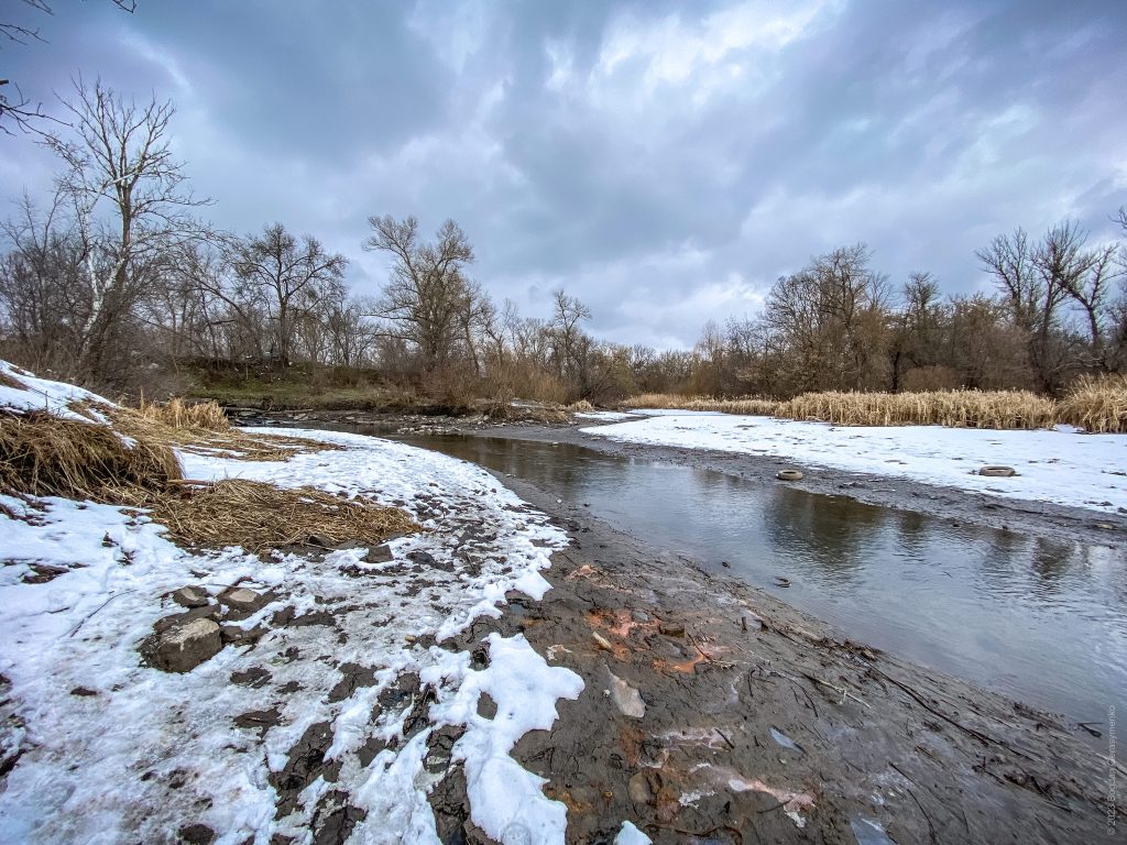 Дніпро обмілів на один метр: фоторепортаж Дніпро обмілів на один метр: фоторепортаж