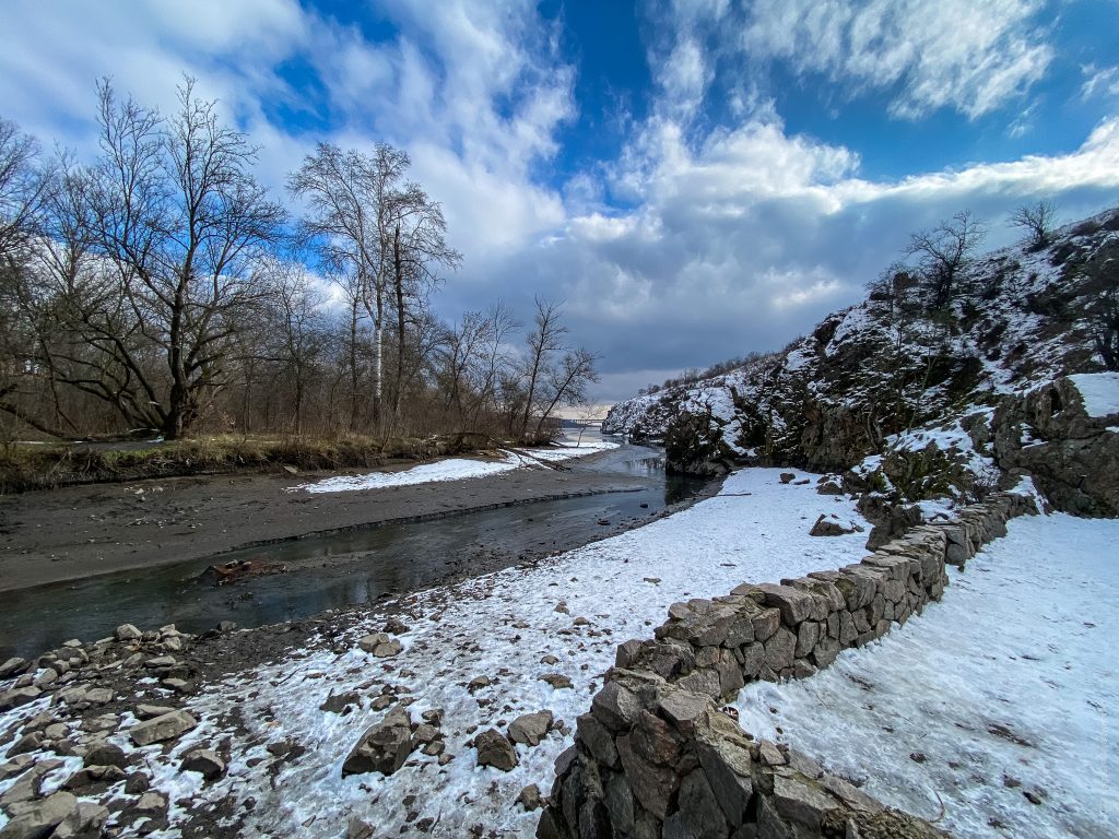 Дніпро обмілів на один метр: фоторепортаж Дніпро обмілів на один метр: фоторепортаж