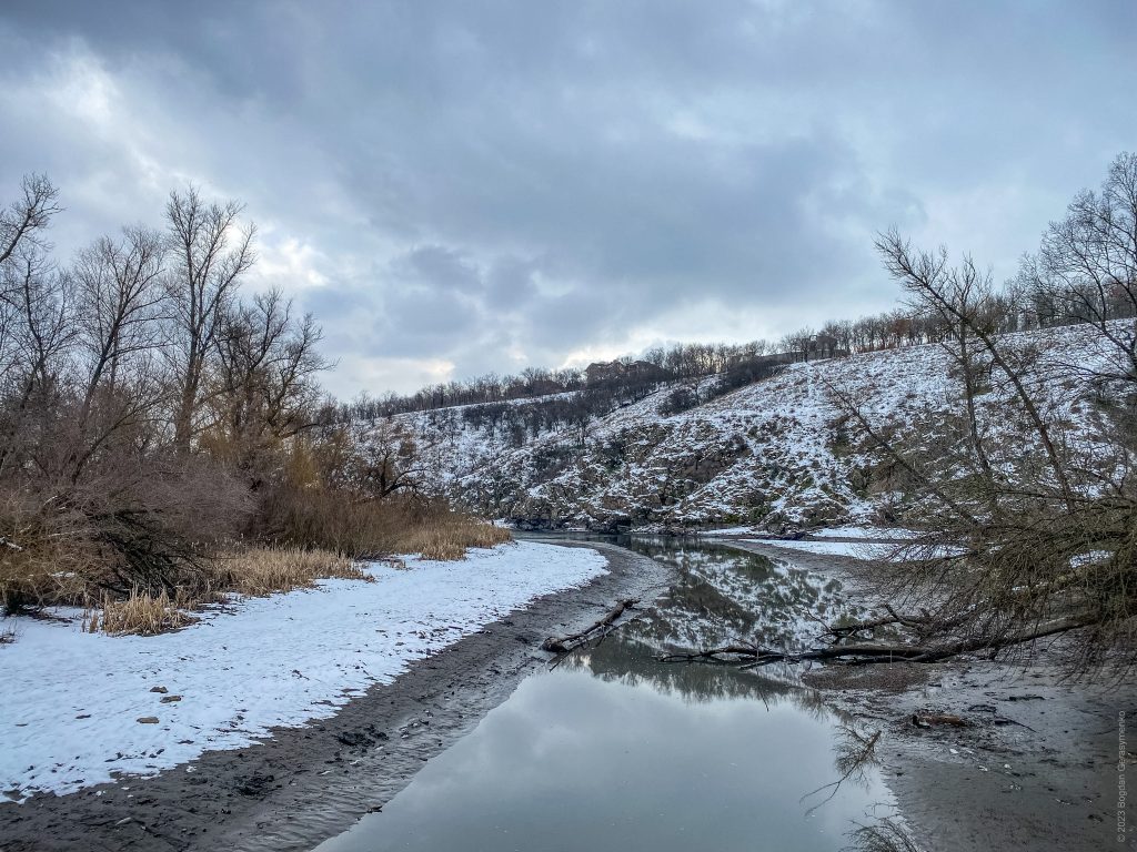 Дніпро обмілів на один метр: фоторепортаж Дніпро обмілів на один метр: фоторепортаж