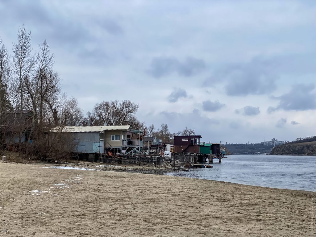 Дніпро обмілів на один метр: фоторепортаж Дніпро обмілів на один метр: фоторепортаж