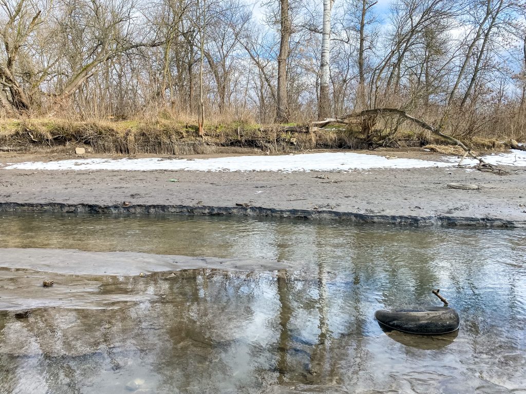 Дніпро обмілів на один метр: фоторепортаж Дніпро обмілів на один метр: фоторепортаж