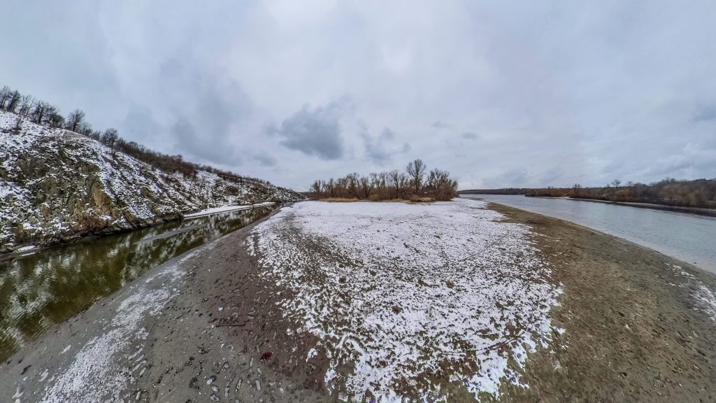 Дніпро обмілів на один метр: фоторепортаж Дніпро обмілів на один метр: фоторепортаж