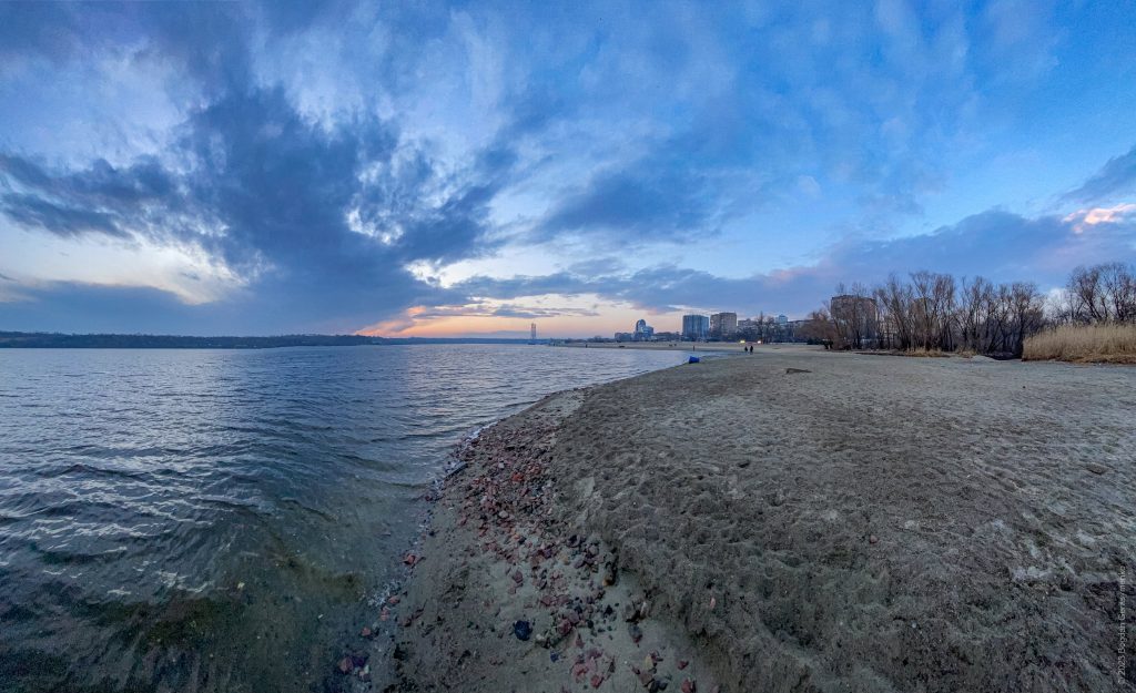 Дивовижний захід сонця на Центральному пляжі Дивовижний захід сонця на Центральному пляжі
